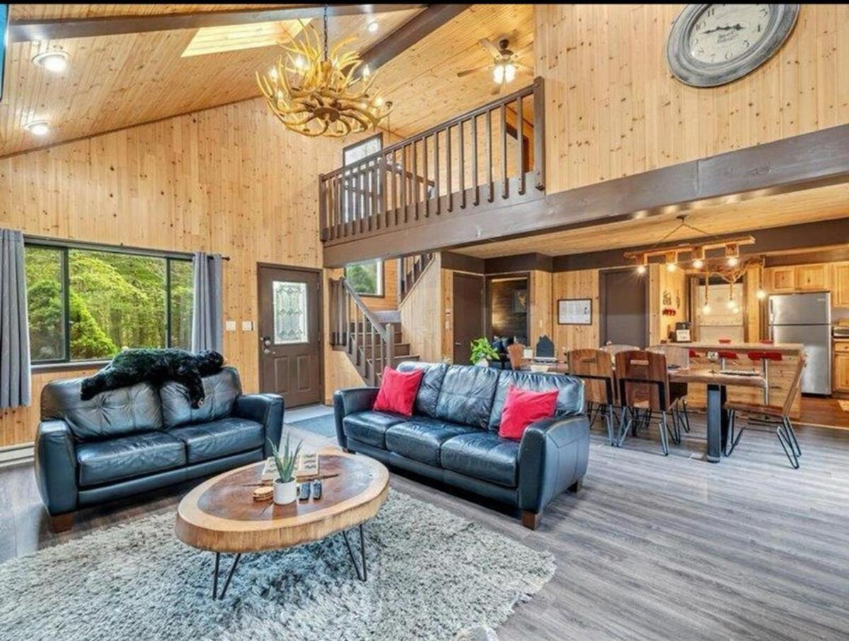 Holiday home Retreat With Hot Tub